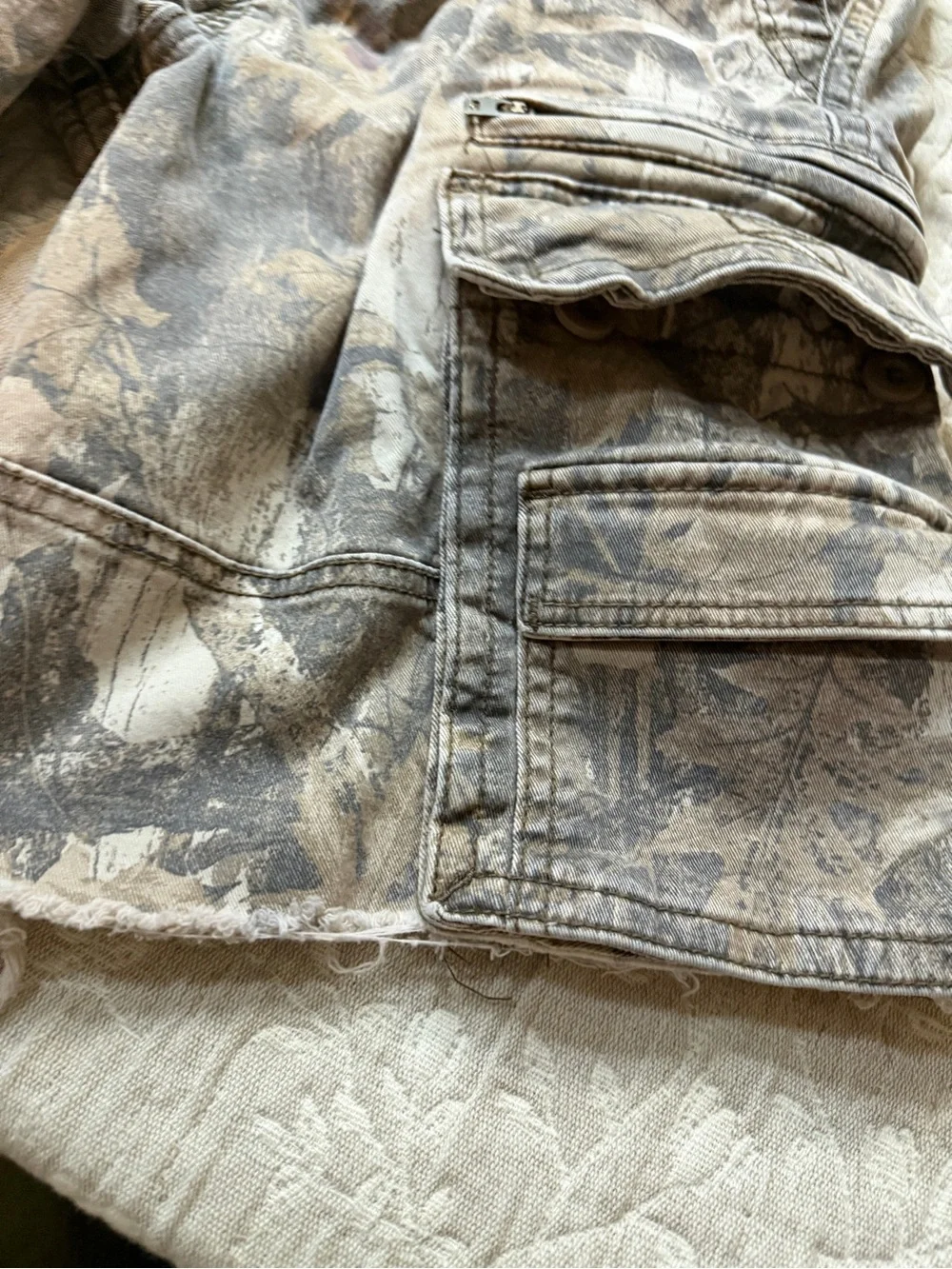 Y2K Hollister Heavyweight Camo Cargo Shorts W31 Customized Cut-Off Utility